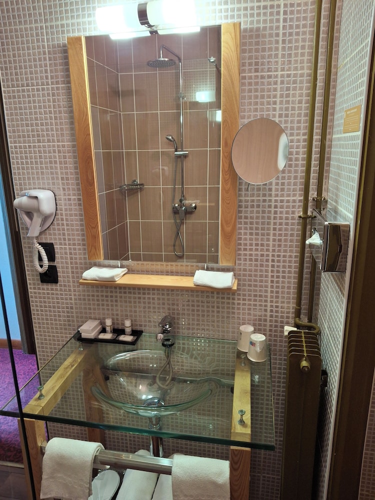 Classic Double Room - Photo 6