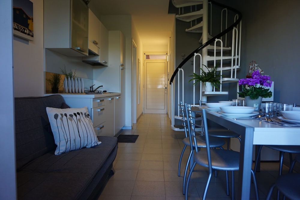 Modern penthouse op 2 verdiepingen met terras en zwembad van Beahost Rentals, Foto 24
