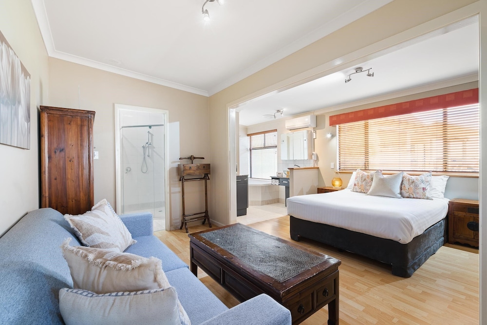 Large queen Room photo 1