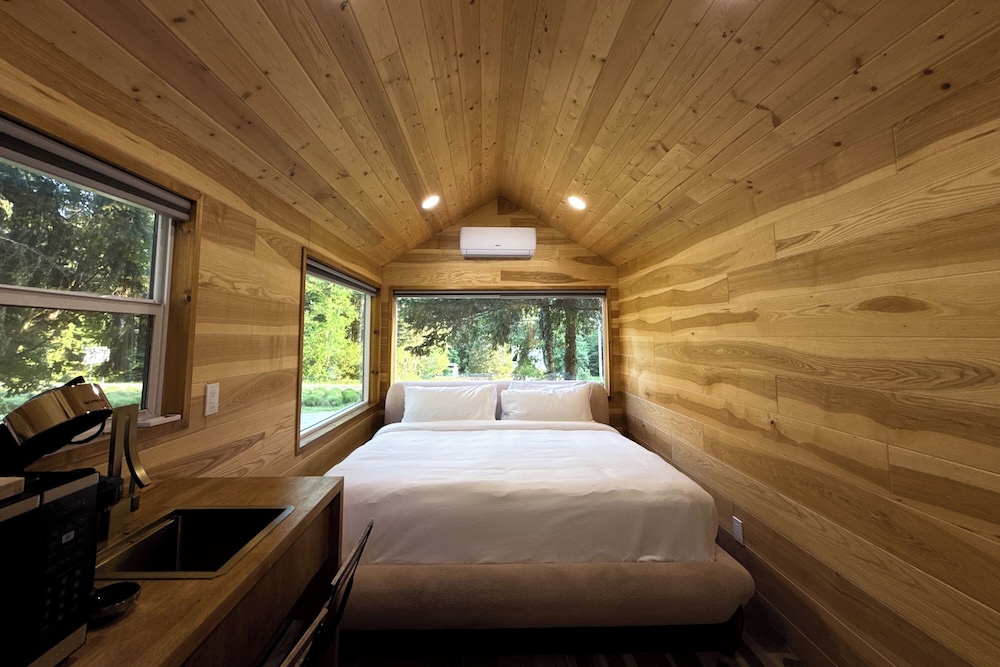 Standard Cabin photo 2