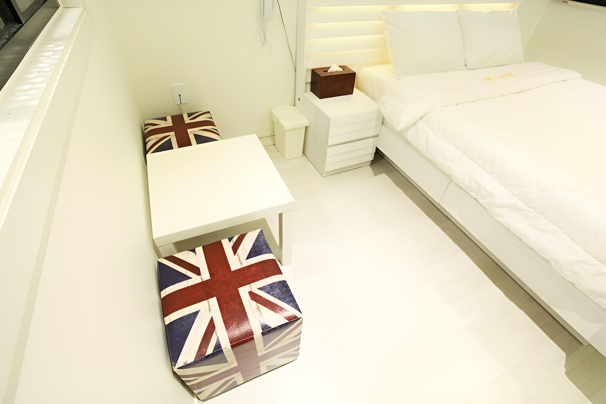 Room (Standard Room) - Photo 14
