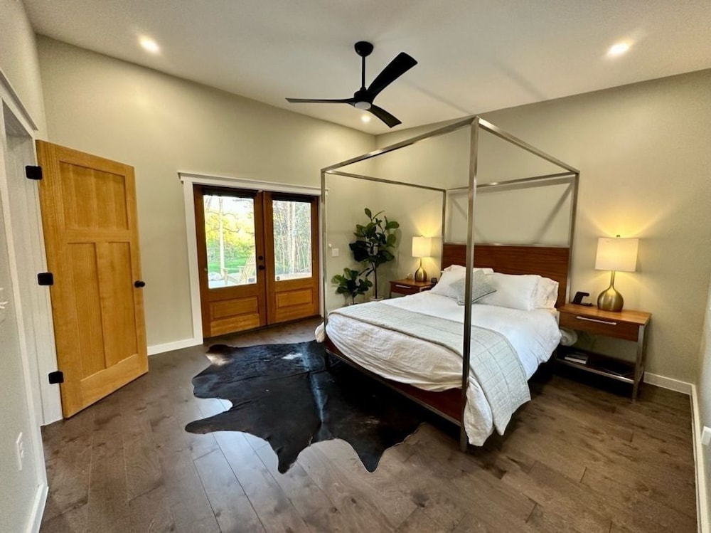 House, 2 Bedrooms photo 2