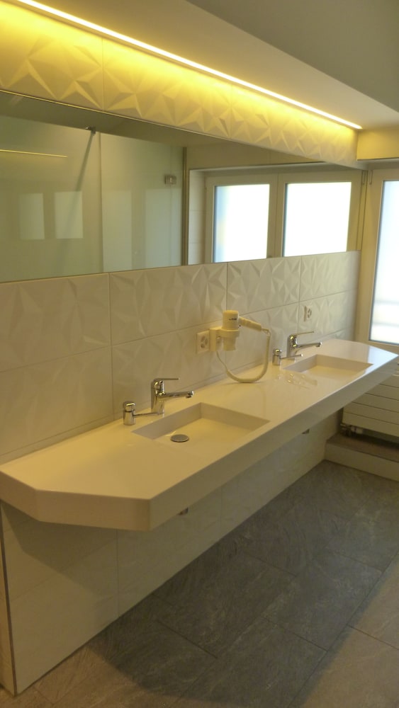 Room, Shared Bathroom (Graustock) photo 3