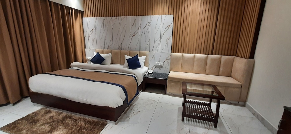 Executive Room - Photo 2