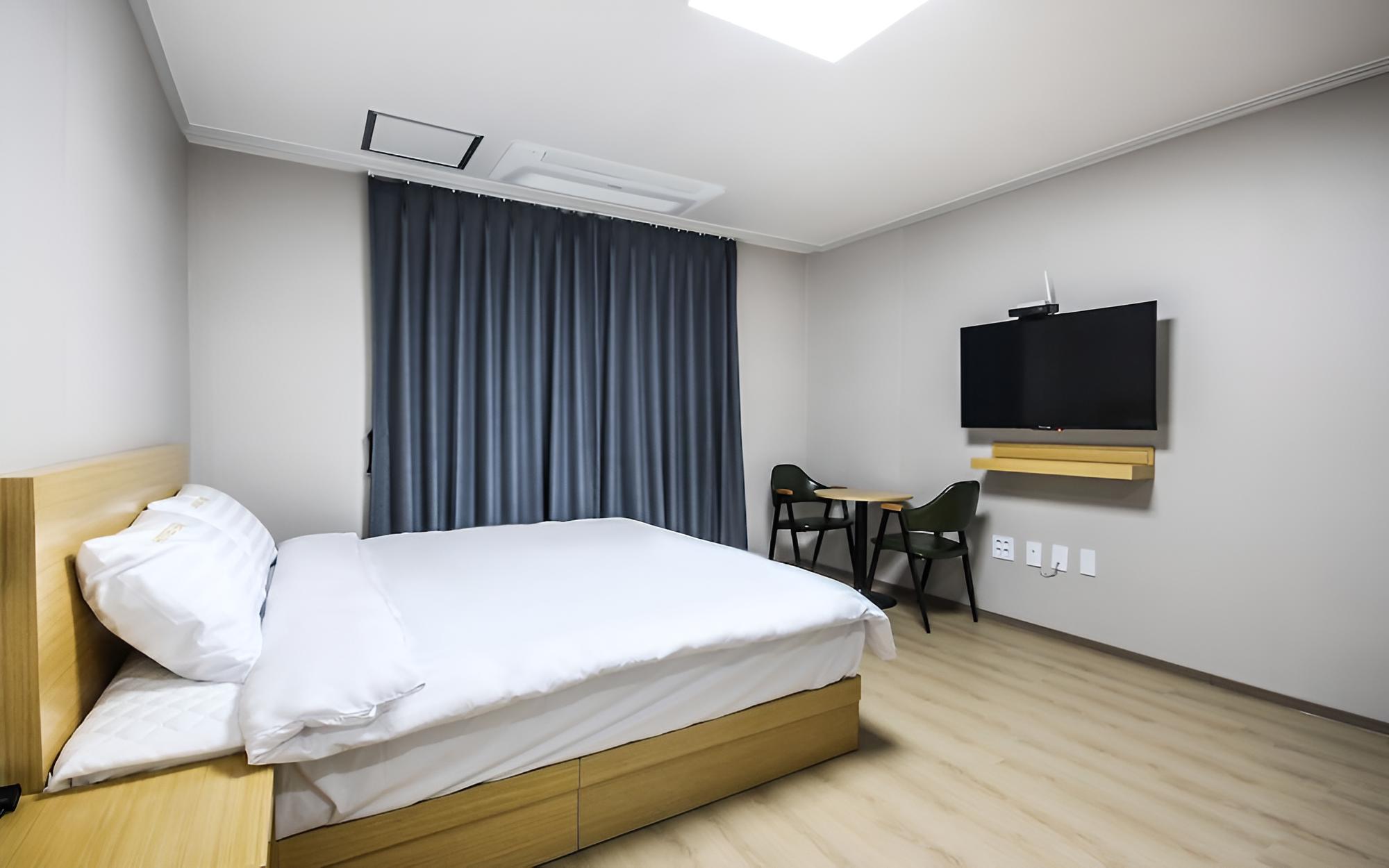 Room (Tower View Deluxe) - Photo 2