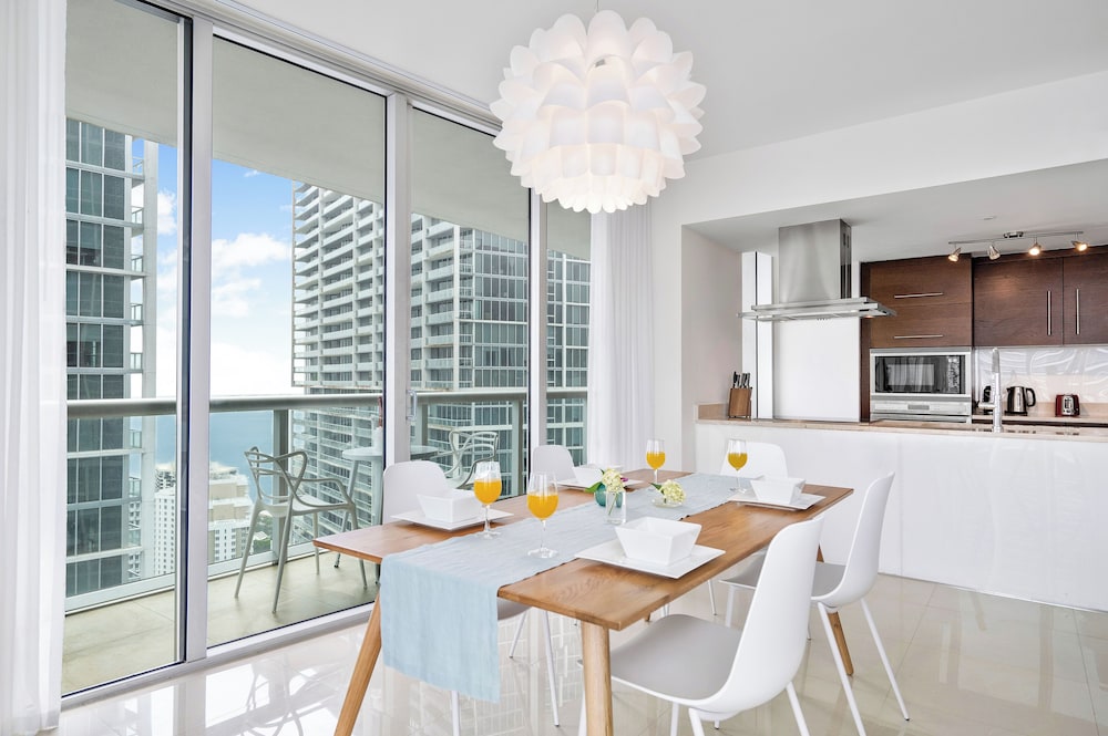 Boutique Corner Apart, 2/2, Sofa Bed, Ocean View, Balcony4202