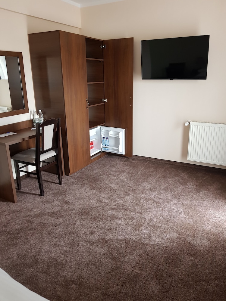 Family Room - Photo 7
