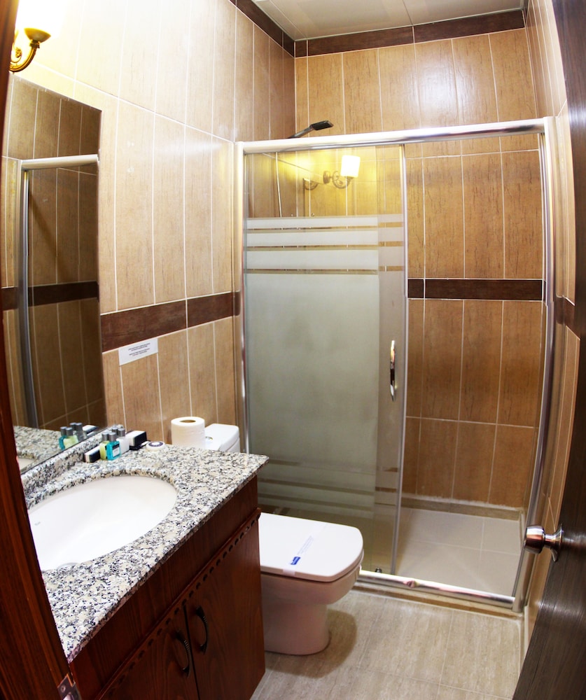 Standard Twin Room, 2 Twin Beds photo 2