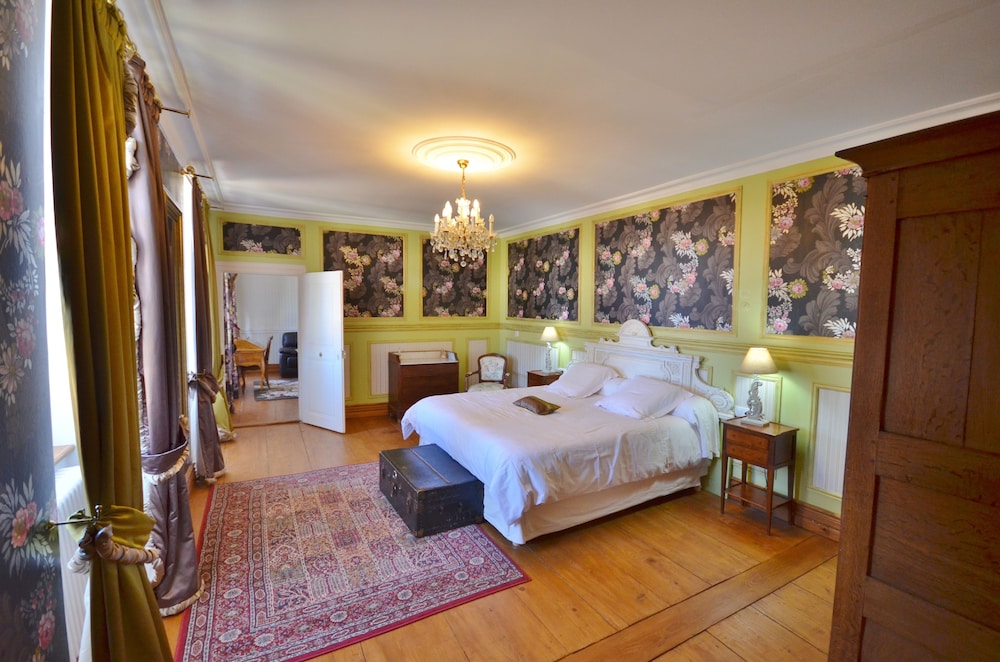 Suite (Berthe) photo 1