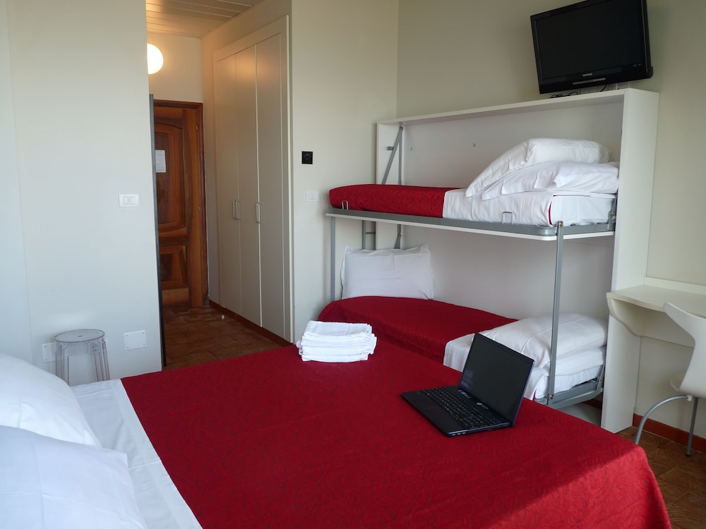 Quadruple Room, Balcony, Sea View