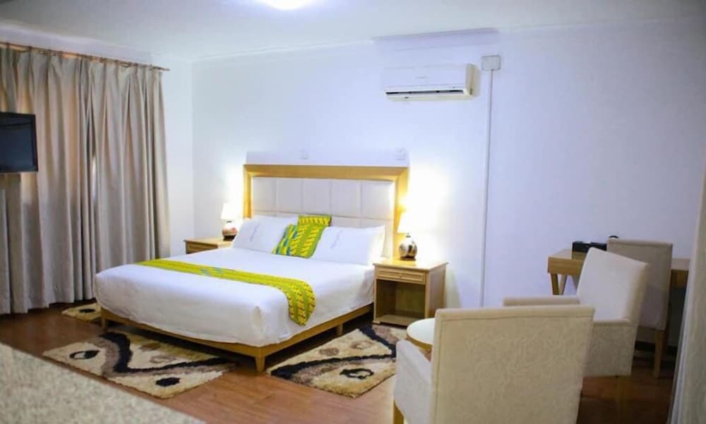 Deluxe Studio, 1 Bedroom photo 2