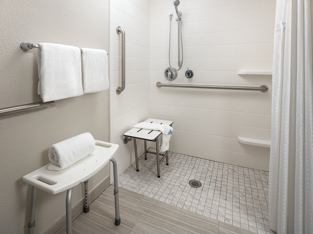 Suite, 2 Double Beds, Accessible (Mobility Roll-In Shower) - Photo 3