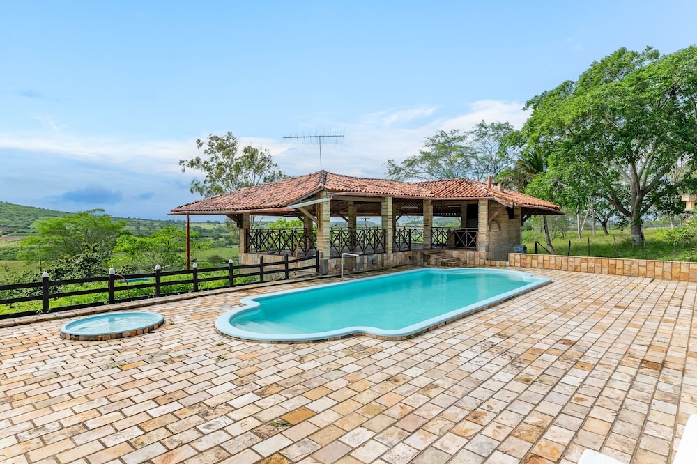 Villa photo 1