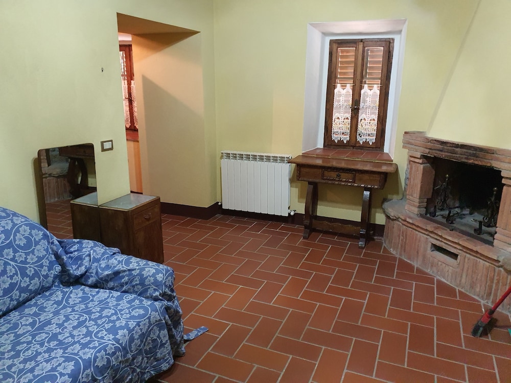 Apartment, 1 Bedroom, Smoking, Fireplace