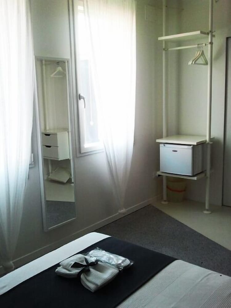 Economy Double Room photo 3