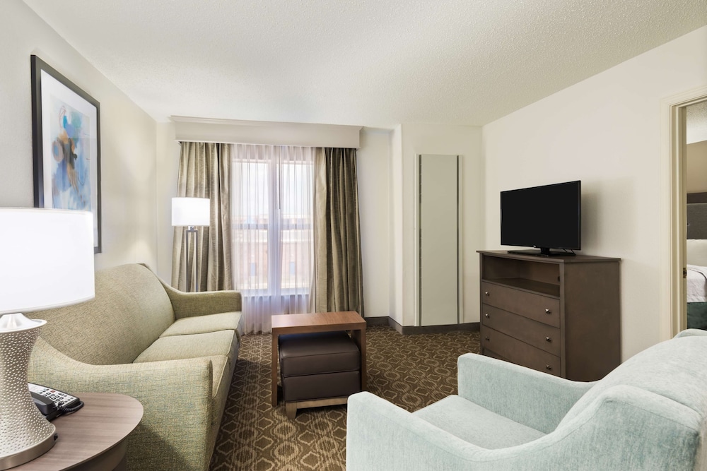 Suite, 2 Double Beds, Accessible, Bathtub (Mobility & Hearing) - Photo 2
