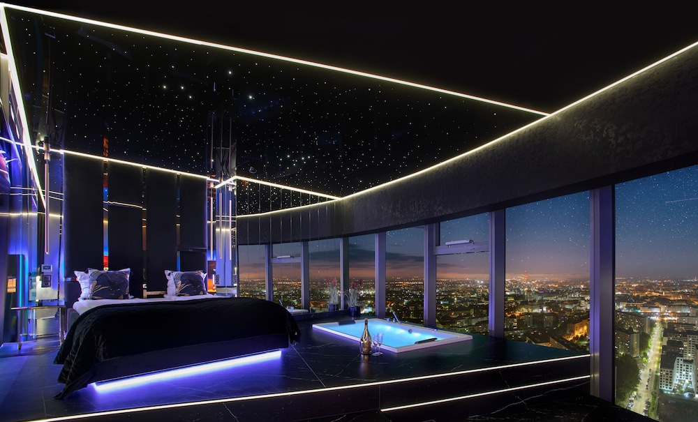 Suite Apartment with hot tub and sauna photo 3