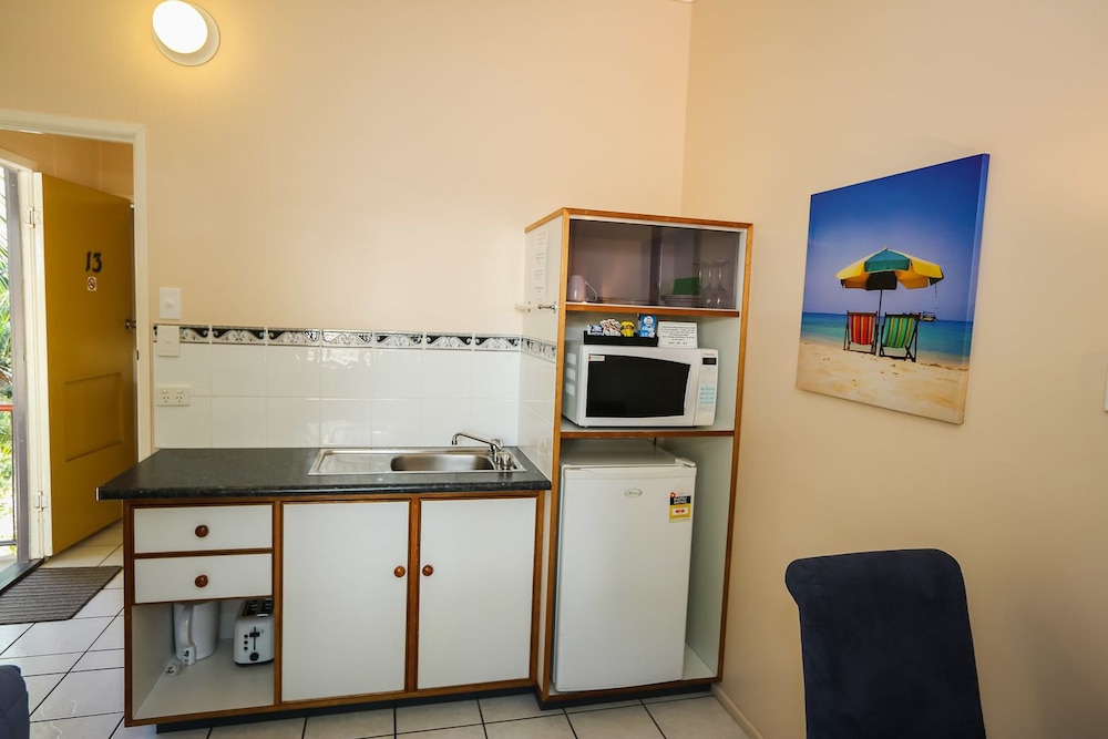 Double or Twin Room, 2 Bedrooms, Pool View photo 3