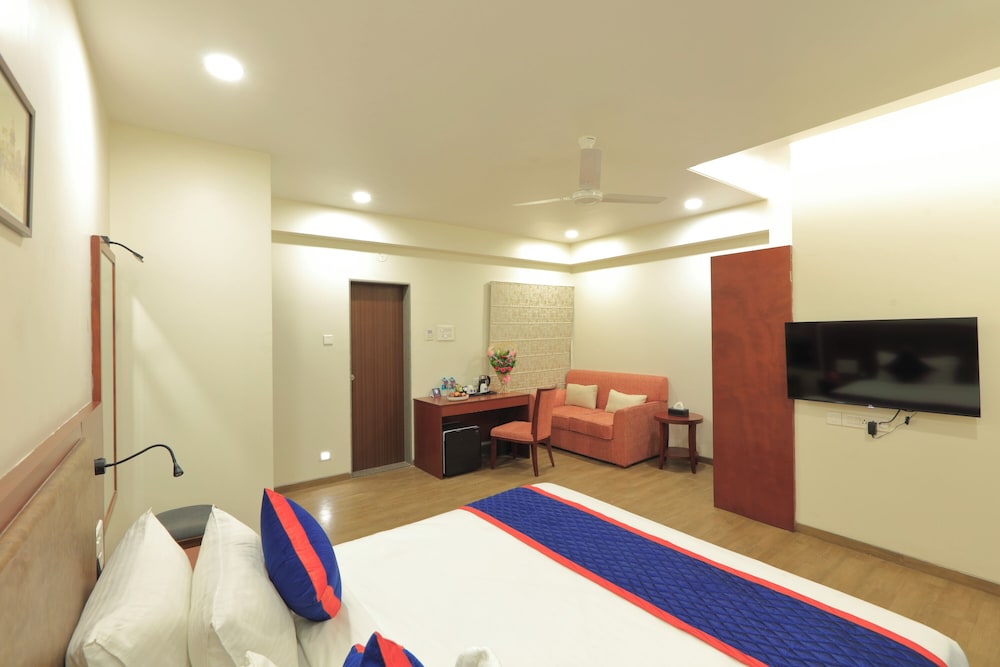Suite With Balcony - Photo 2