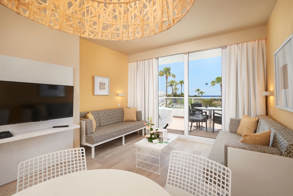 Superior Apartment, 1 Bedroom, Jetted Tub, Pool View (Select) photo 2