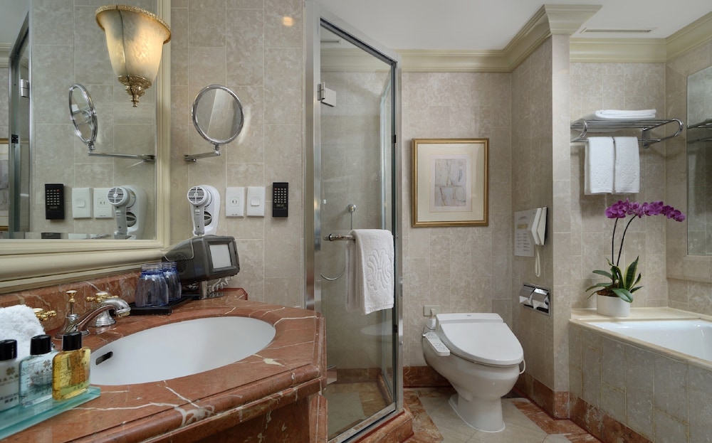 Deluxe Suite, 2 Twin Beds, City View - Photo 3