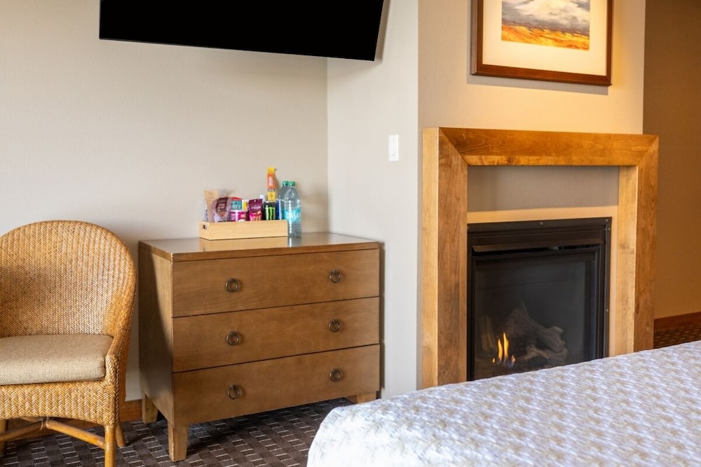 Riverfront Accessible King Suite