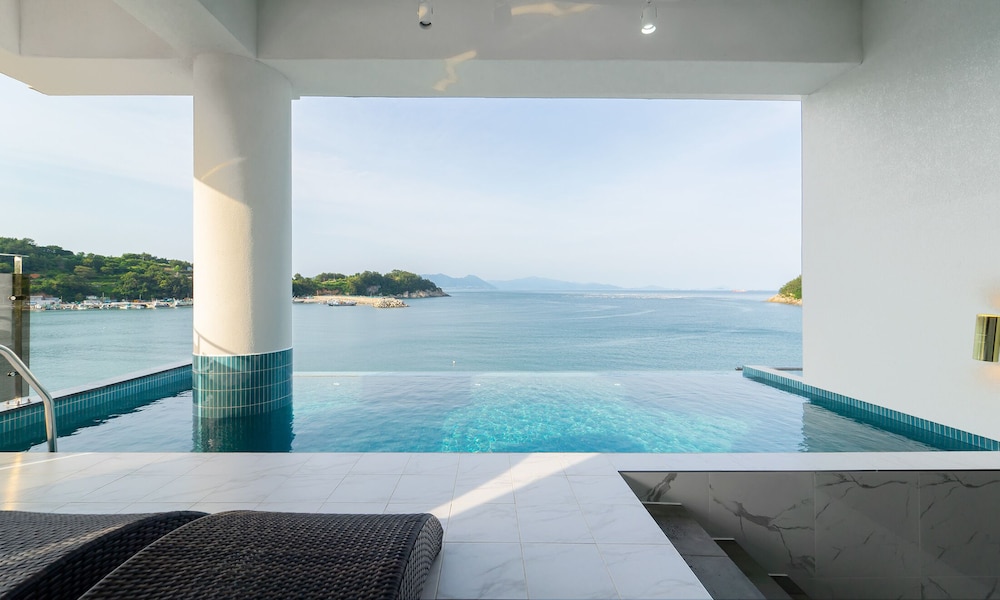 Fancy Ocean Pool Villa (No lukewarm water available in winter) - Photo 4