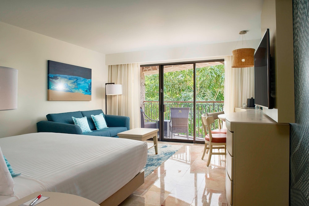 Room, 1 King Bed with Sofa bed, Garden View