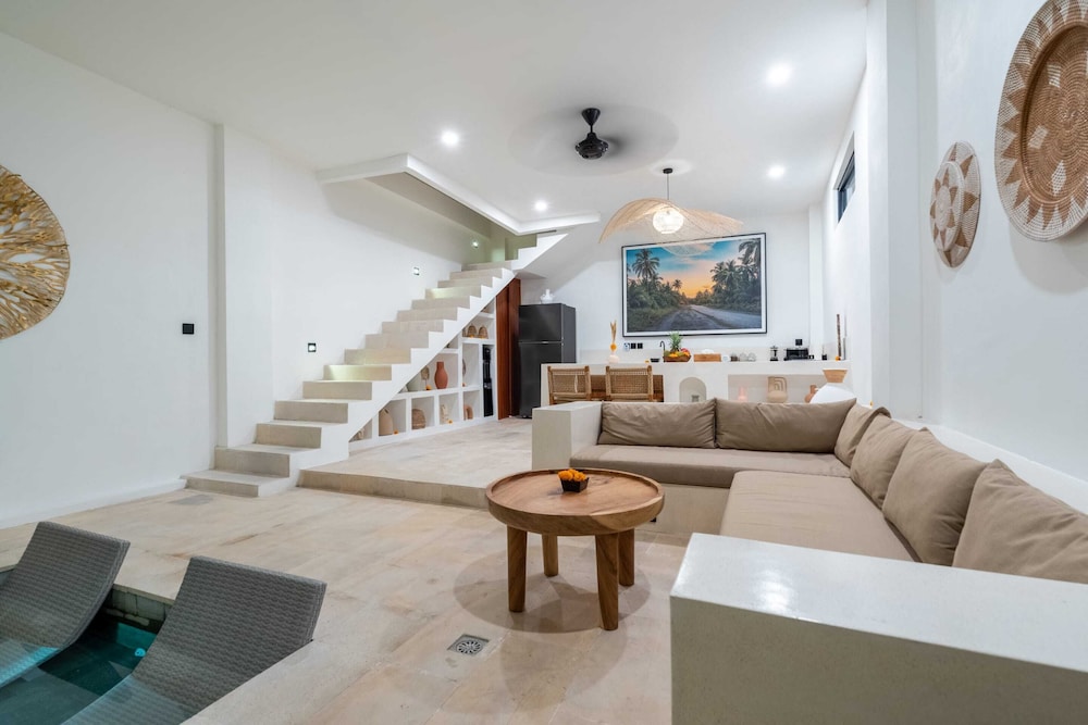 Basic Villa photo 3