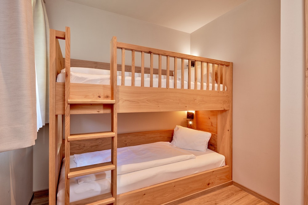 Family Suite, Balcony, Mountain View photo 2