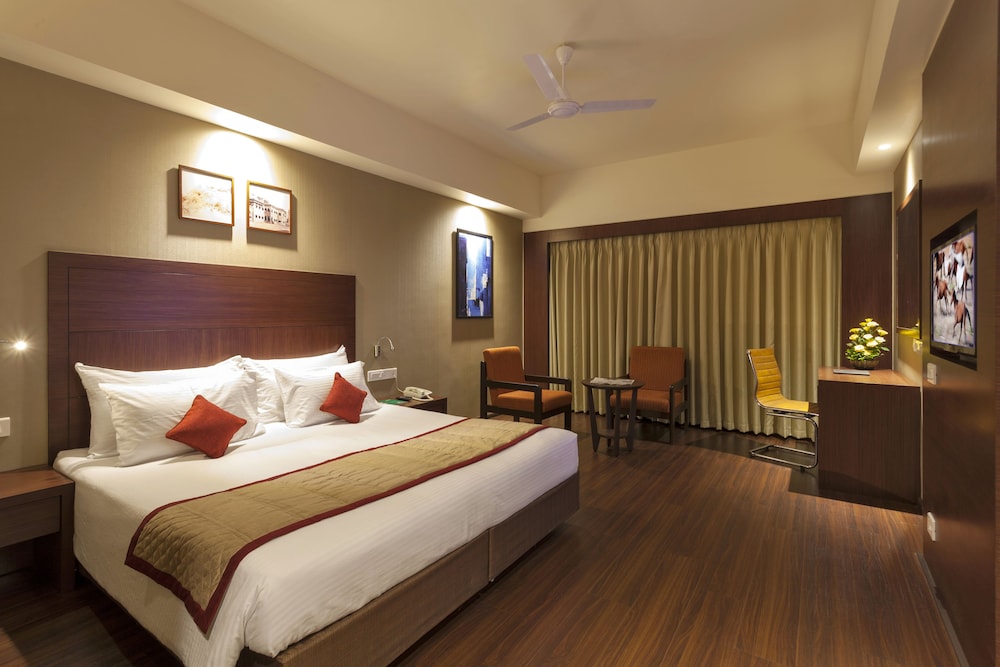 Executive Room - Photo 1