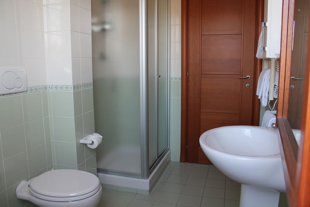 Basic Single Room photo 2