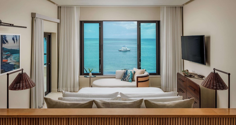 Bamboo Grove One-Bedroom Skypool Butler Suite photo 3