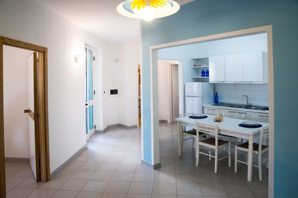Family Apartment, 2 Bedrooms, Smoking, Garden View photo 3