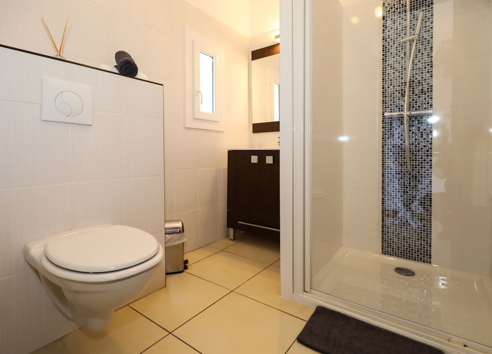 Twin Room - Photo 3