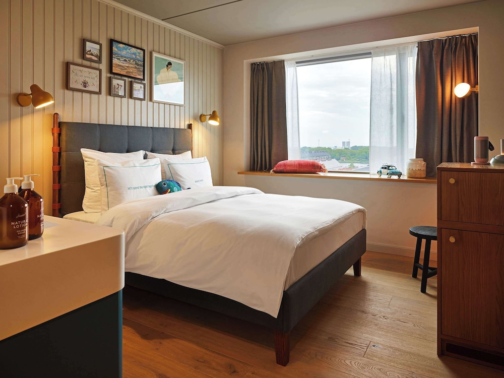Medium Room