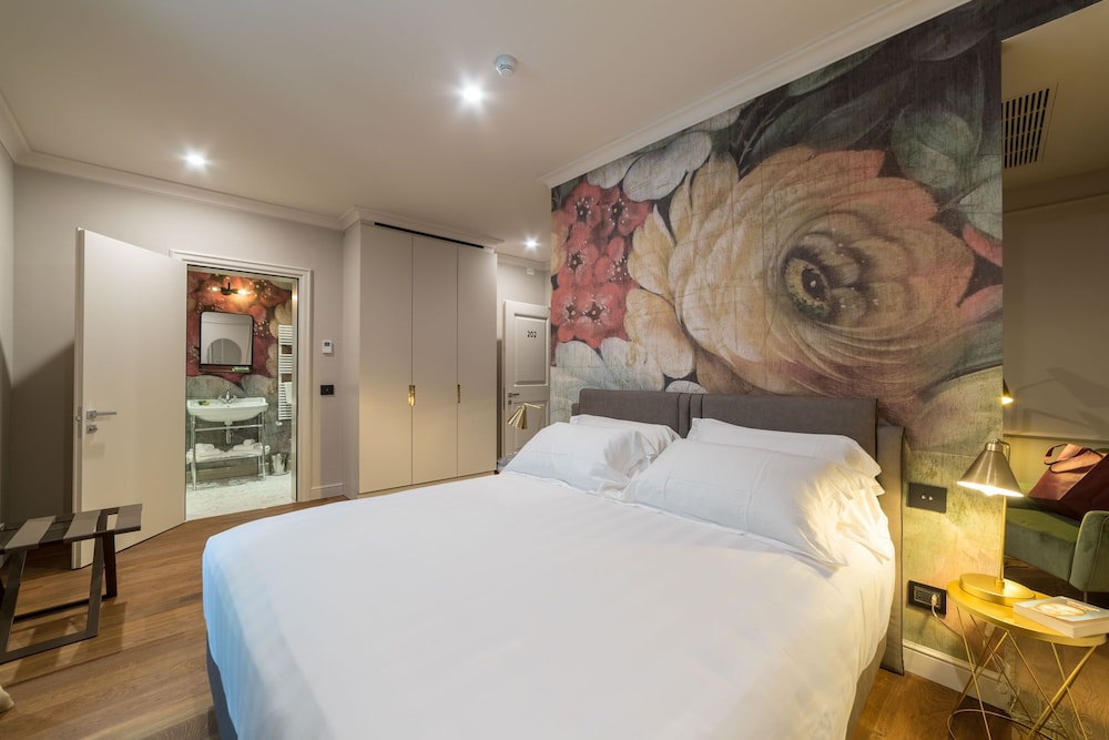 Deluxe Twin Room - Photo 11