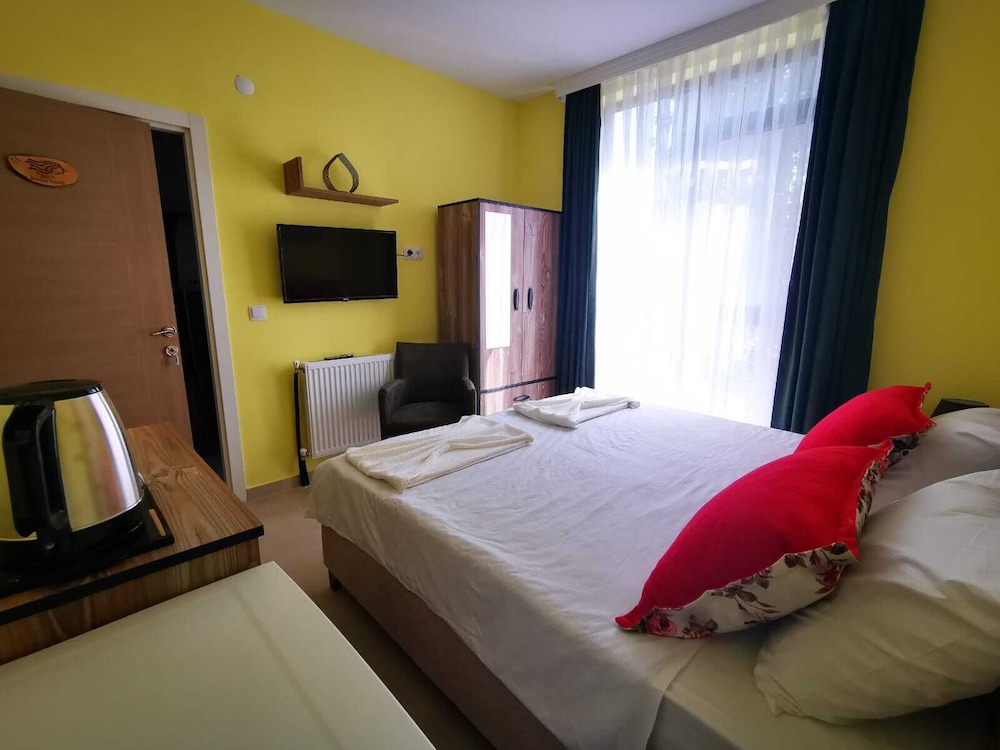 Economy Double or Twin Room photo 2