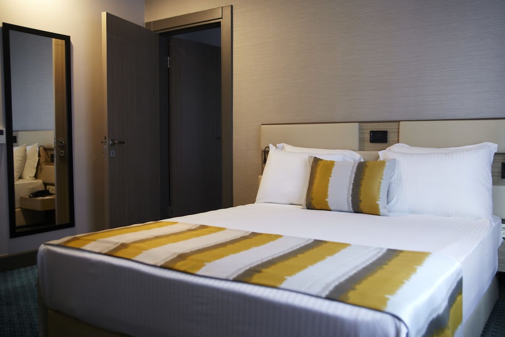 Deluxe Double or Twin Room photo 2