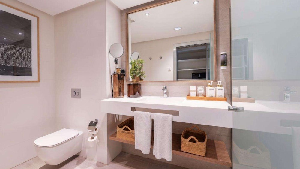 Junior Suite (Single Use) photo 3