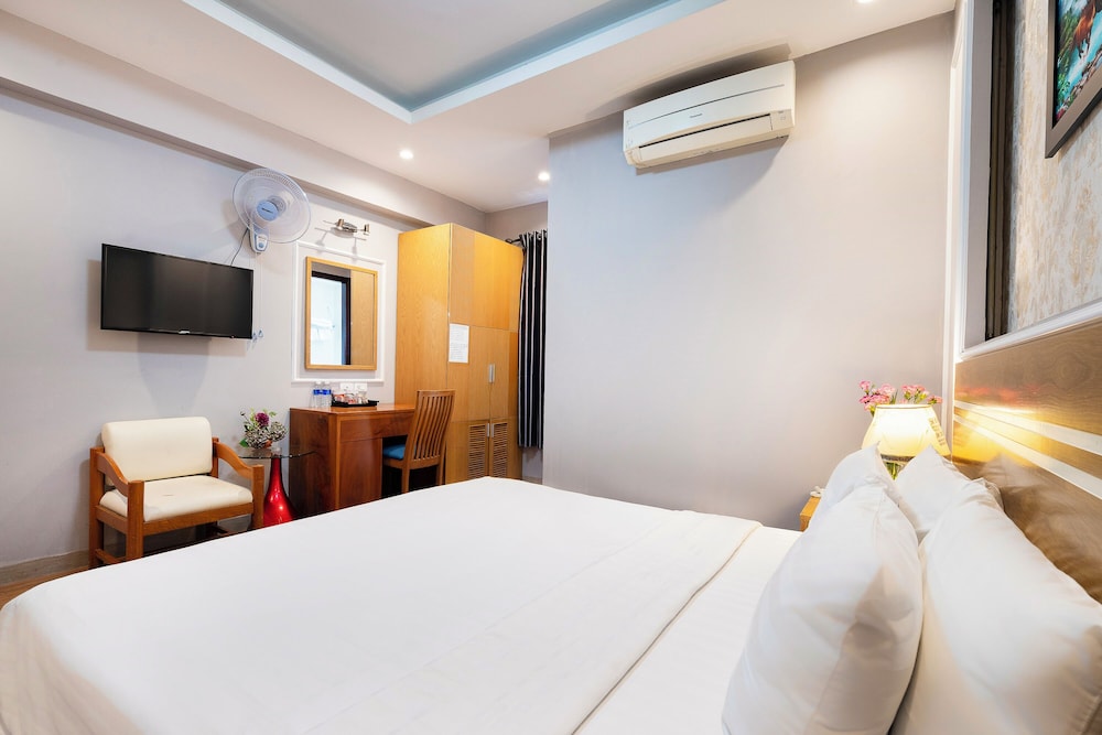 Deluxe Double or Twin Room (Window) photo 2