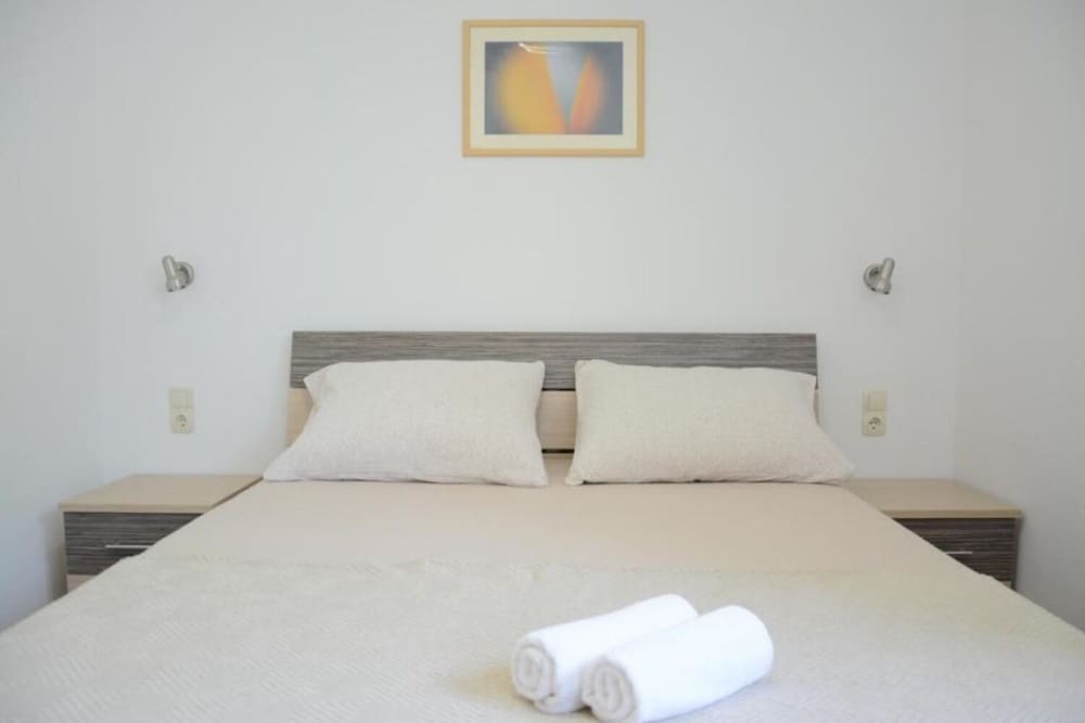 Apartment (Rina-next to the beach with free park) photo 2