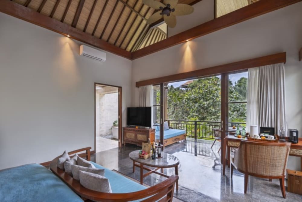 1 Bedroom Villa with Private Pool - Photo 7