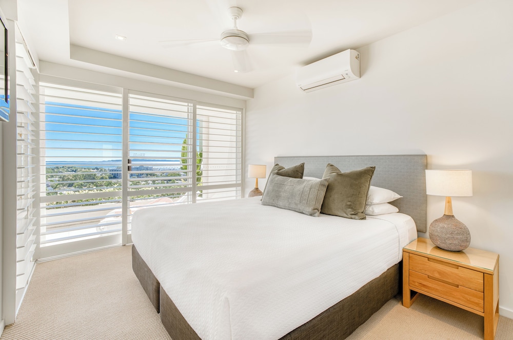 One Bedroom Luxury Ocean View photo 3