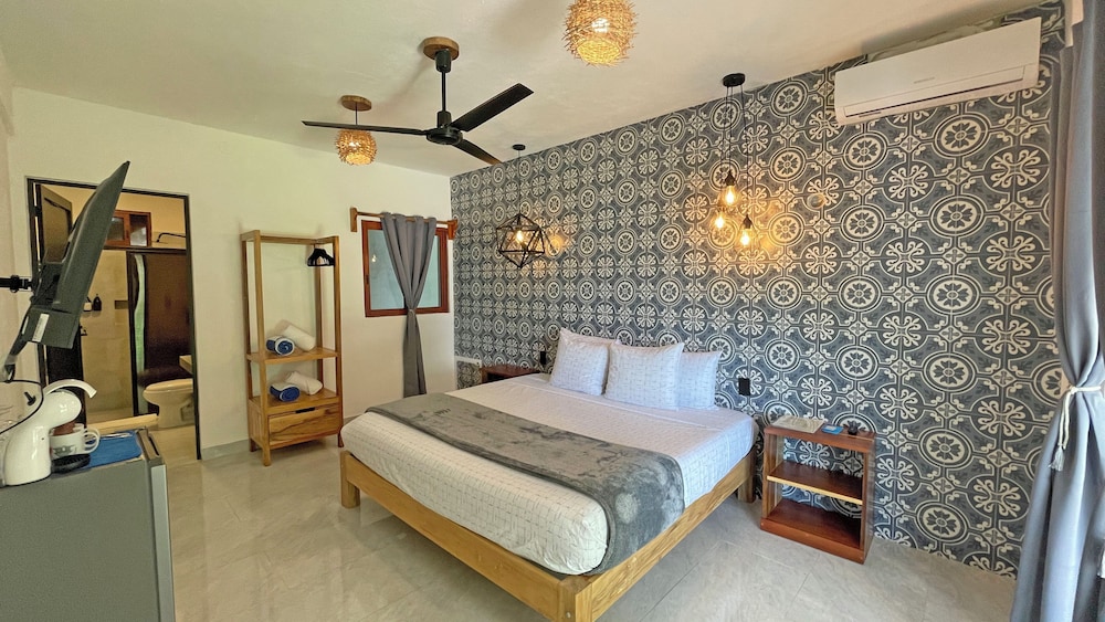 Deluxe Studio Suite, Lagoon View