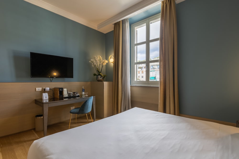 Superior Room, Hill View - Photo 3