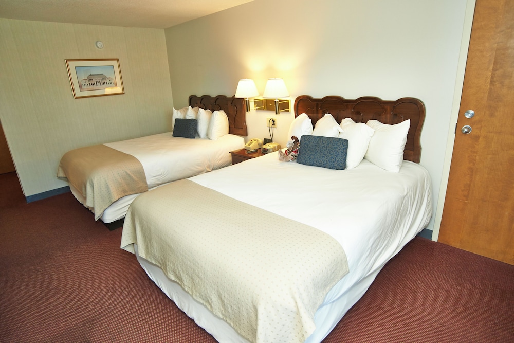 Adj. 1st Floor 2 Queen Beds photo 2