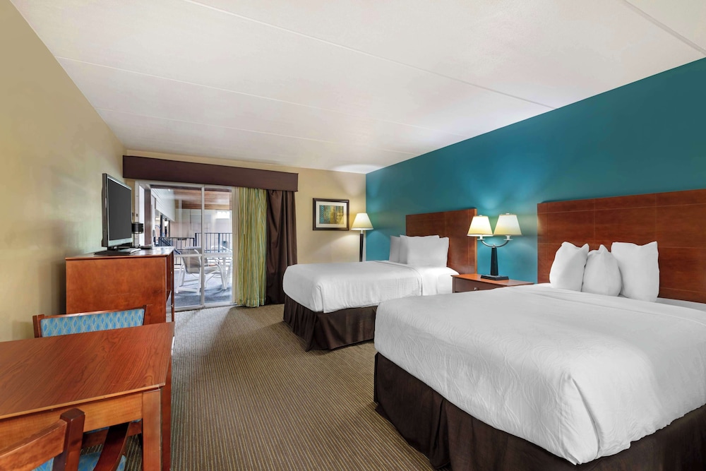 Standard Room, 2 Double Beds, Non Smoking, Refrigerator & Microwave - Photo 3