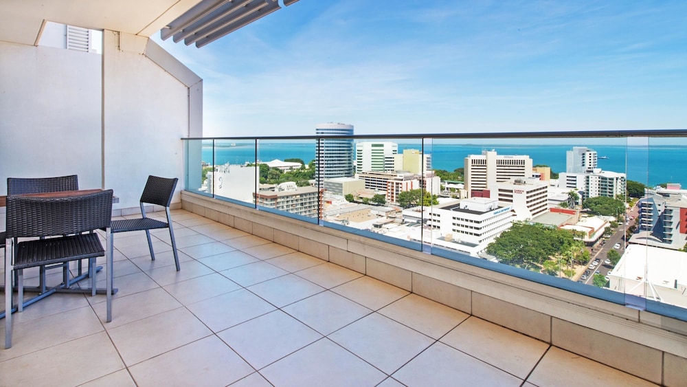 1 Bedroom Water View thumbnail 5