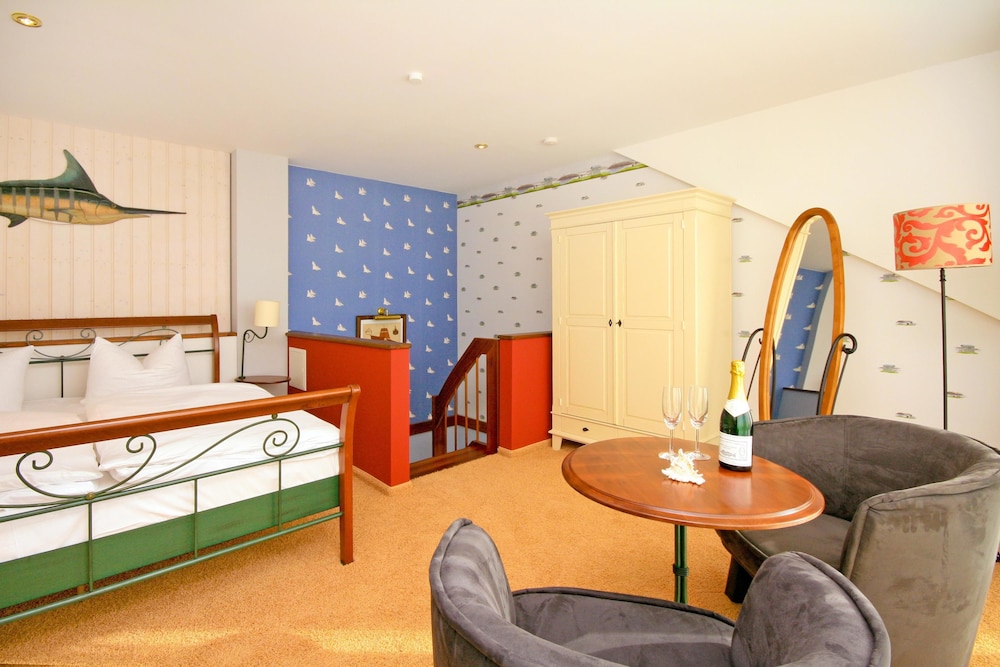 Comfort Suite photo 2